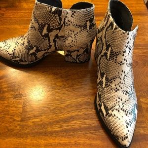 seychelles chaparral bootie python